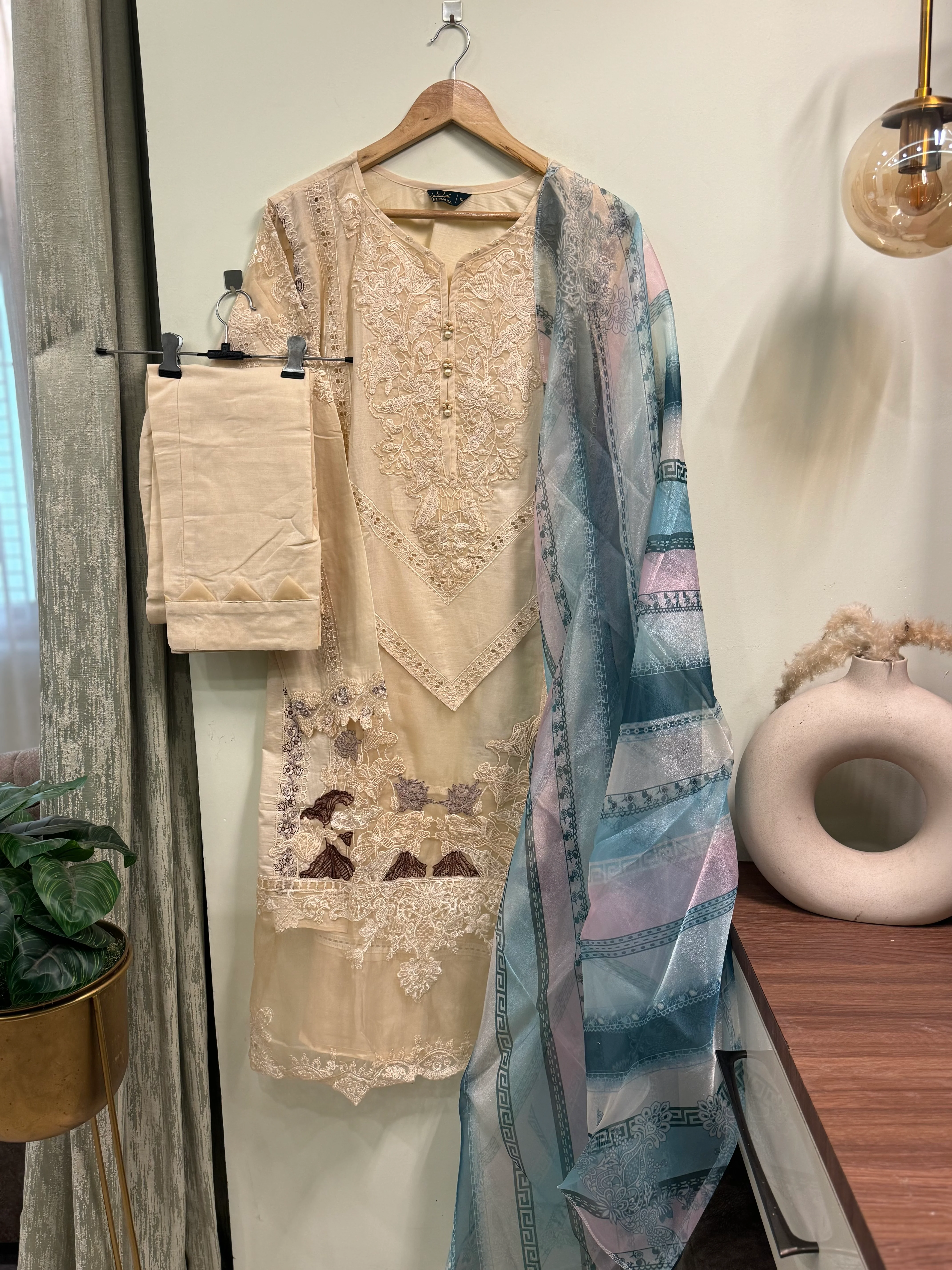 Paki embroidered suit-hs plus - Image 4