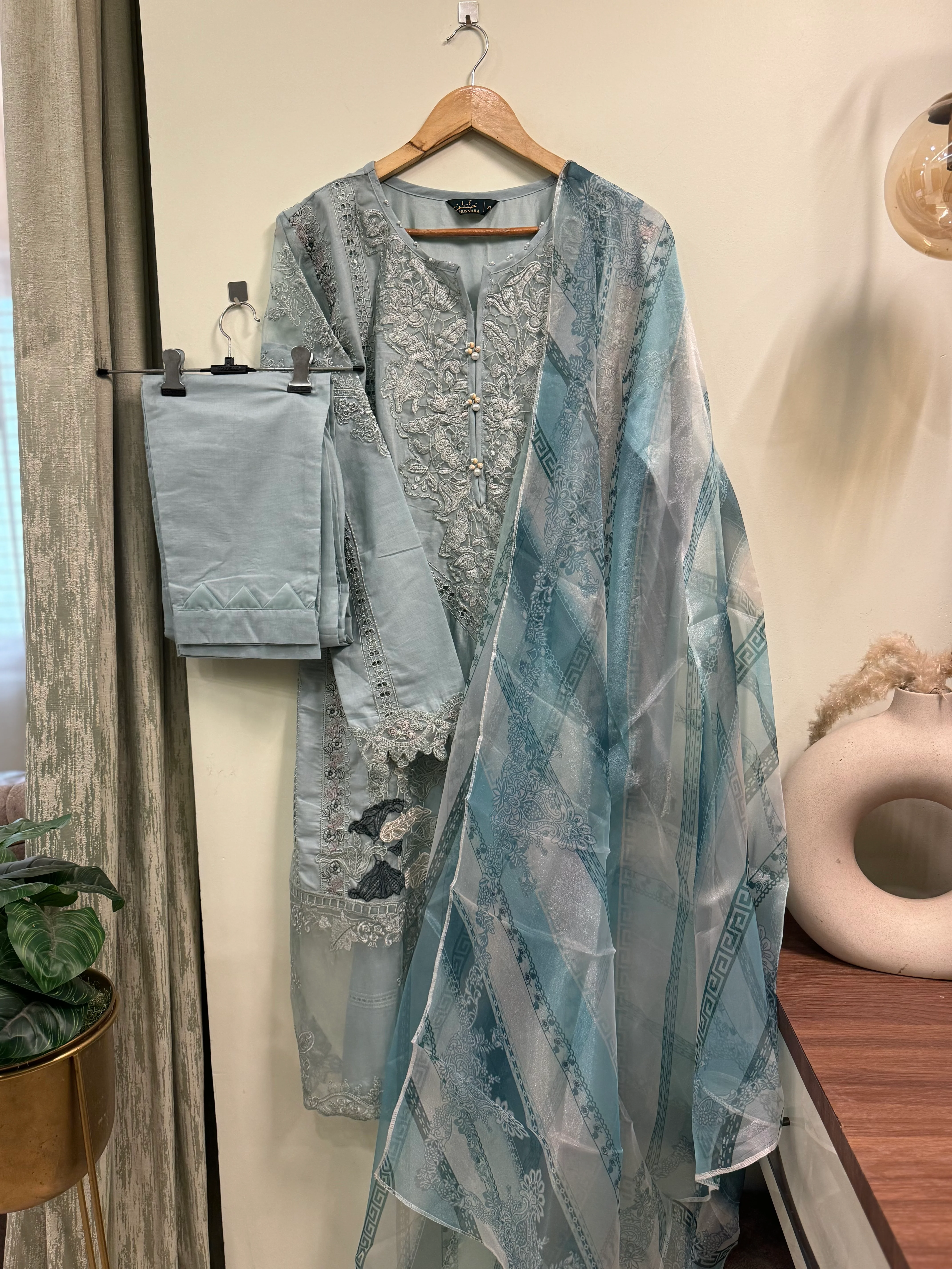 Paki embroidered suit-hs plus - Image 9